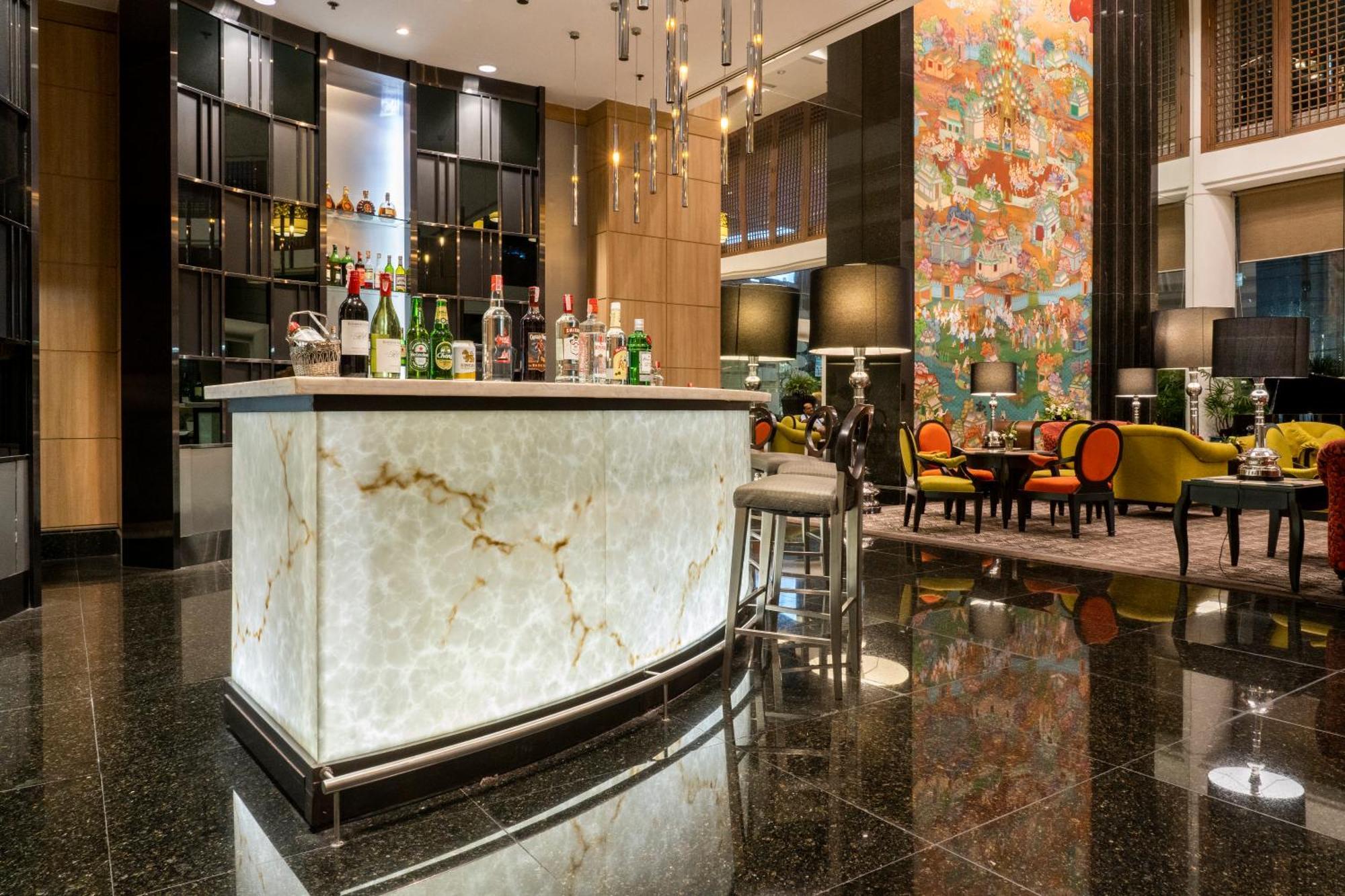 Century Park Hotel Bangkok Exterior photo