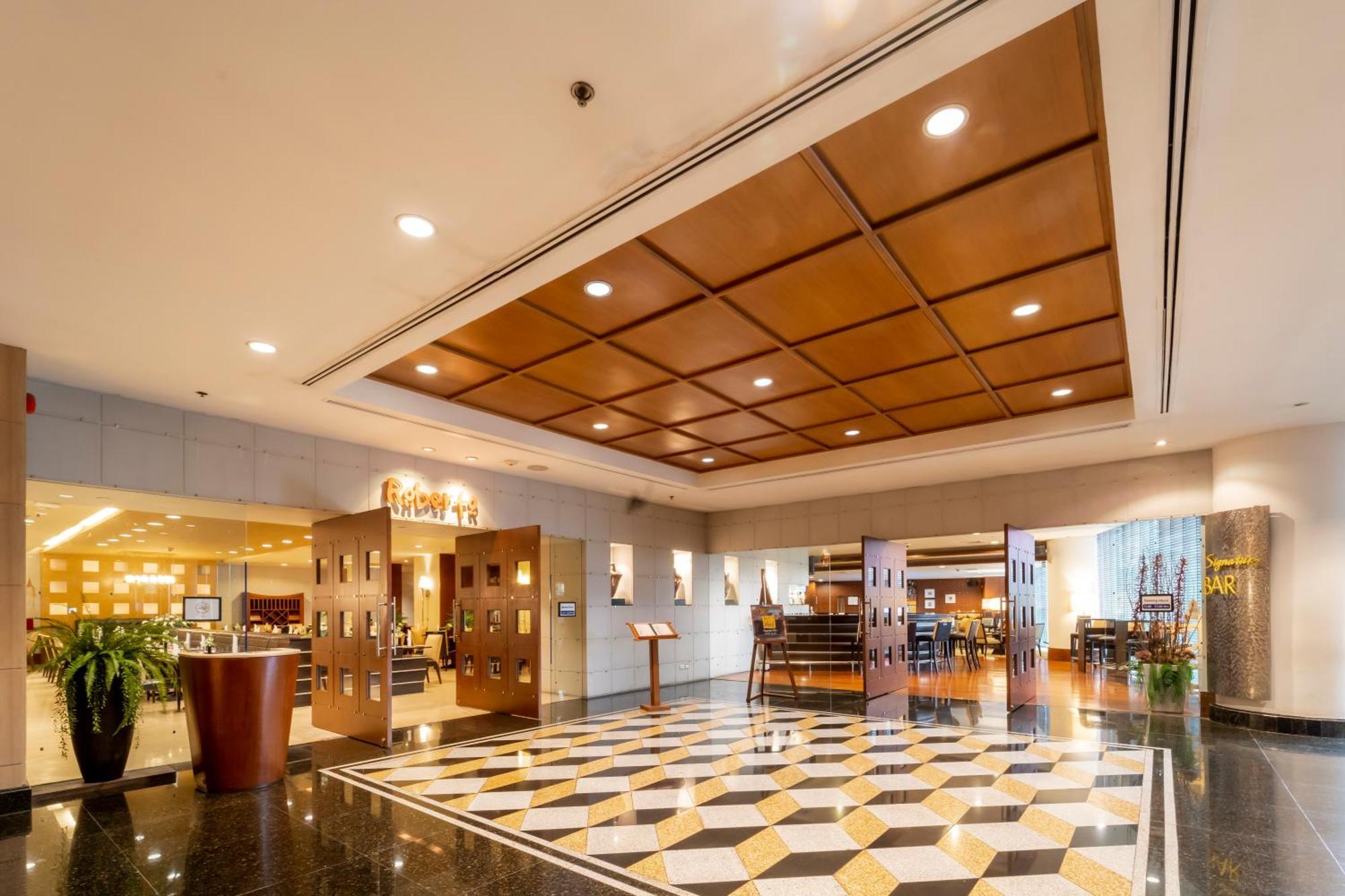 Century Park Hotel Bangkok Exterior photo